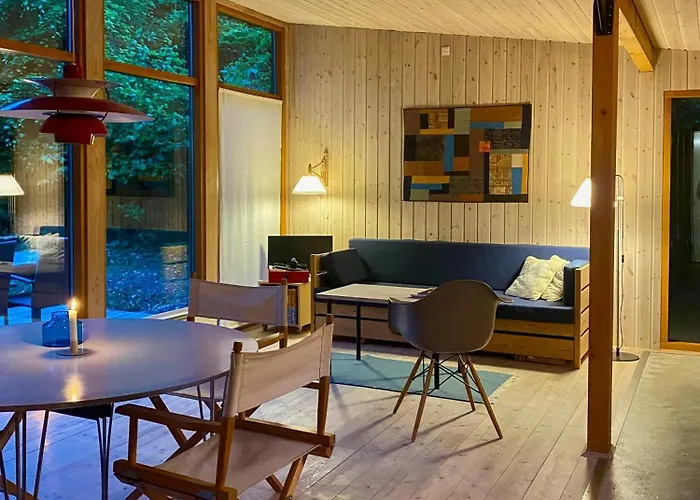 Architect-designed Wooden House In Lunde Тисвиллелайе